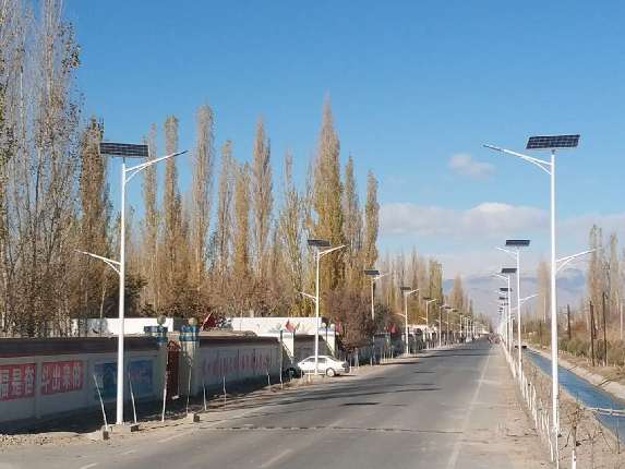 新疆和静：“小路灯”照亮“大民生”